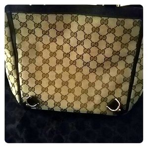 **SOLD** Medium Gucci GG Supreme tote